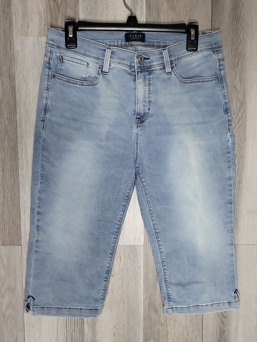 Curve Appeal Womens 10/30 Denim Capri Light Wash Stretch Curve Friendly